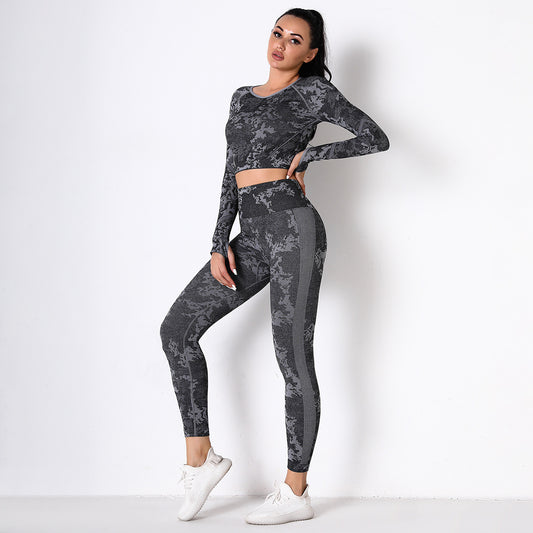 Knitted Seamless Yoga Suit